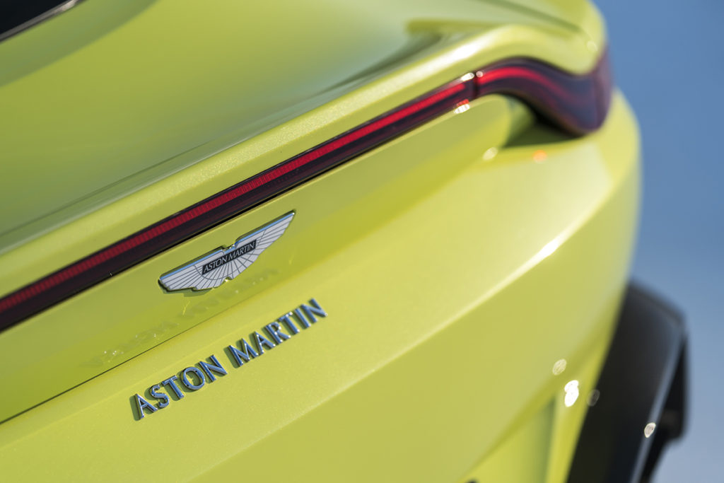 Aston_Martin_VantageLime_Essence14-jpg